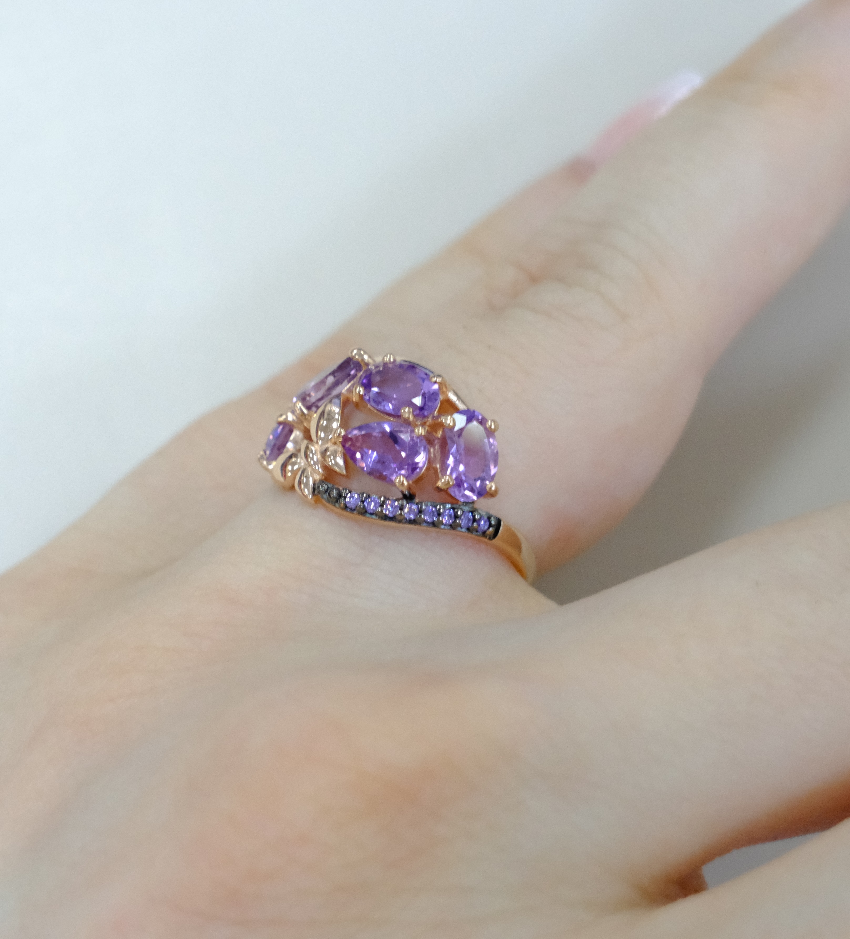 Серебряное кольцо с аметистами